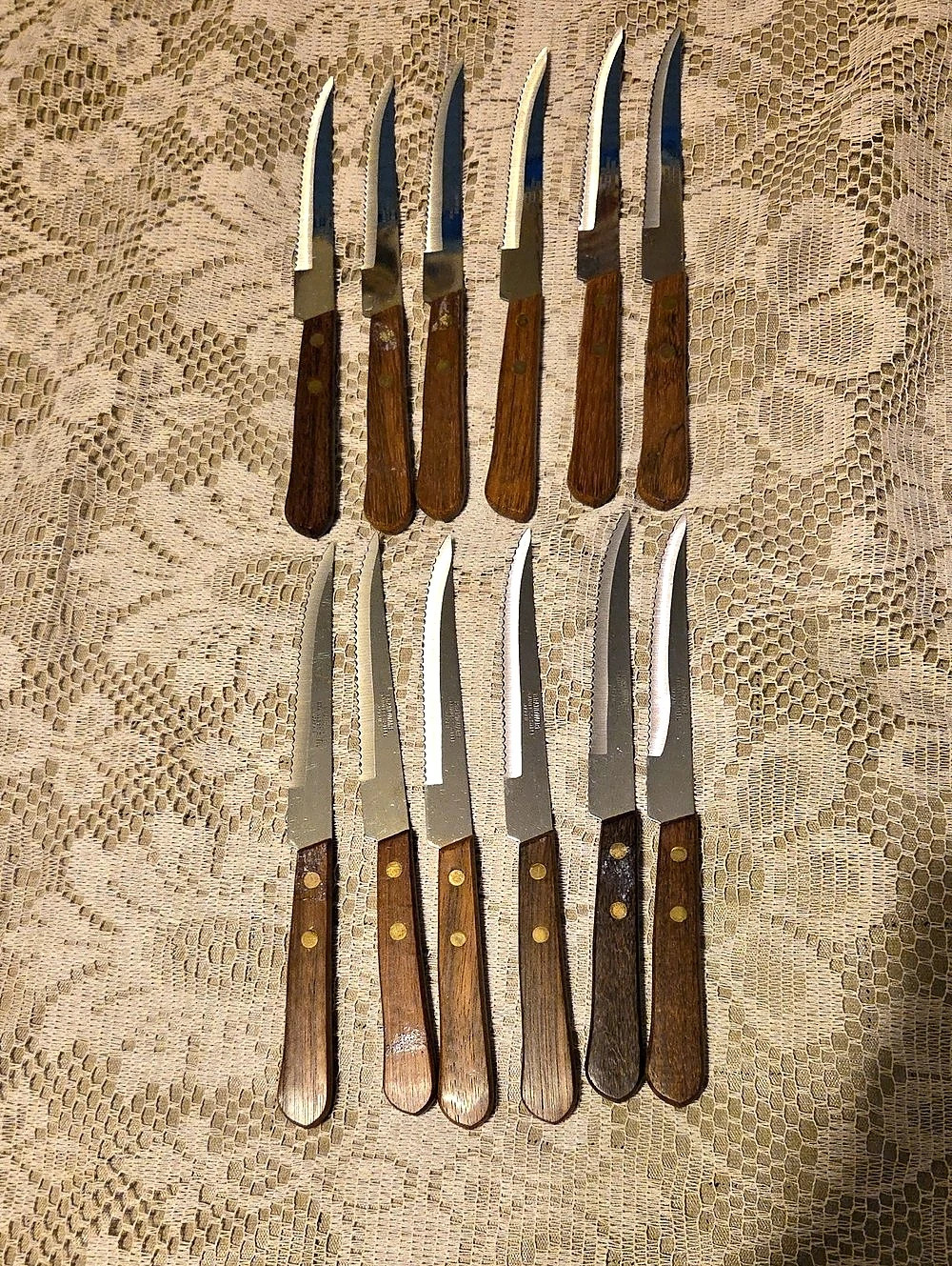 Brandware 12-Piece Steak Knife Set Brown Wood Handles